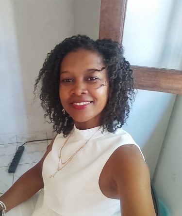 rencontrer Estella, 43 ans – Une femme malgache qui croit que l’amour peut changer une vie